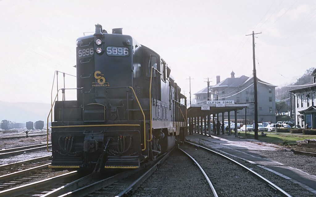 Clifton Forge Station
Wikimedia
Link: https://upload.wikimedia.org/wikipedia/commons/thumb/8/8e/3_Photos_of_the_Old_Dominion_Chapter_of_the_NRHS_%22Autumn_Leaf_Special%22_C%26O_Fantrip%2C_October_26%2C_1969_%2825275157542%29.jpg/1280px-3_Photos_of_the_Old_Dominion_Chapter_of_the_NRHS_%22Autumn_Leaf_Special%22_C%26O_Fantrip%2C_October_26%2C_1969_%2825275157542%29.jpg