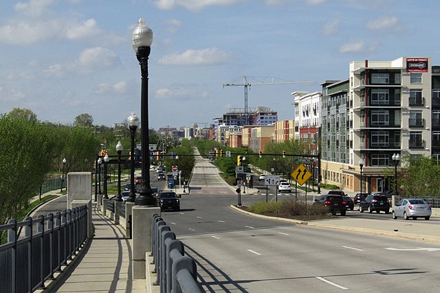 Potomac Yard
Wikimedia
Link: https://upload.wikimedia.org/wikipedia/commons/thumb/d/d0/Potomac_Yard_2021_%28cropped_4x6%29.jpg/800px-Potomac_Yard_2021_%28cropped_4x6%29.jpg