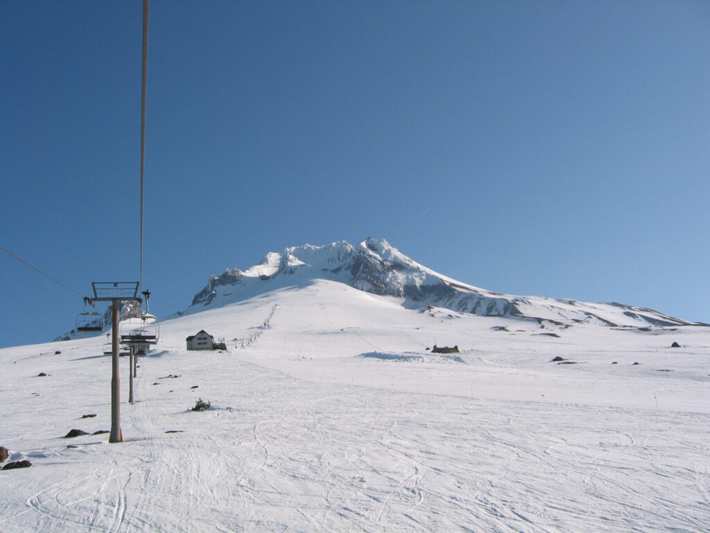 Timberline Lodge Ski Area
Wikimedia
Link: https://upload.wikimedia.org/wikipedia/commons/thumb/5/51/MtHood-Timberline-MagicMile-Palmer.jpg/1024px-MtHood-Timberline-MagicMile-Palmer.jpg