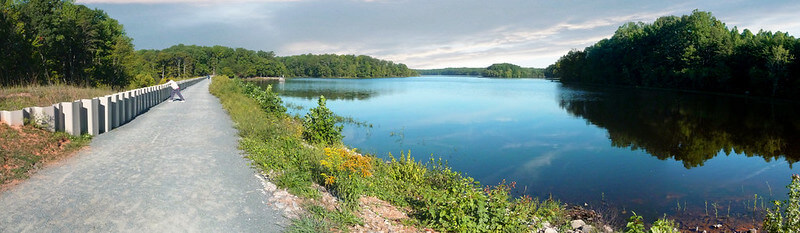 Lake Preview of Burke Lake Trail / Flickr / William Billard
Link: https://flic.kr/p/fWivmb